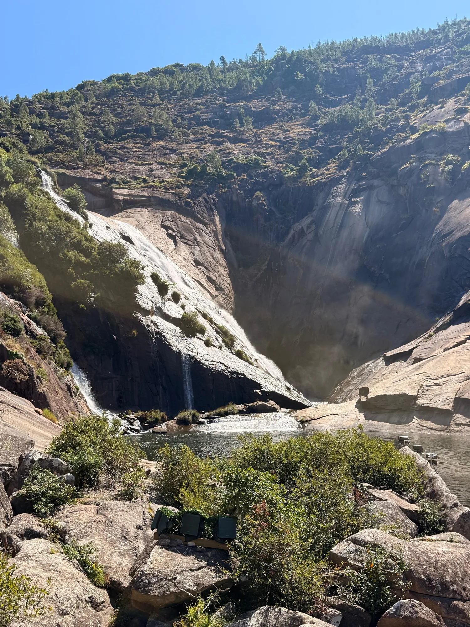 Das wie Gletschereis aussieht ist der Wasserfall